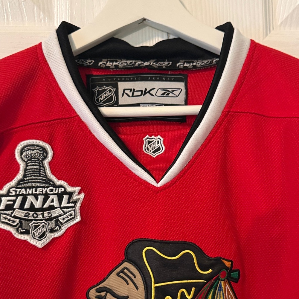 Chicago Blackhawks Shaw #65 NHL 2015 Stanley Cup Champion Reebok Jersey Size S/M - Picture 3 of 9